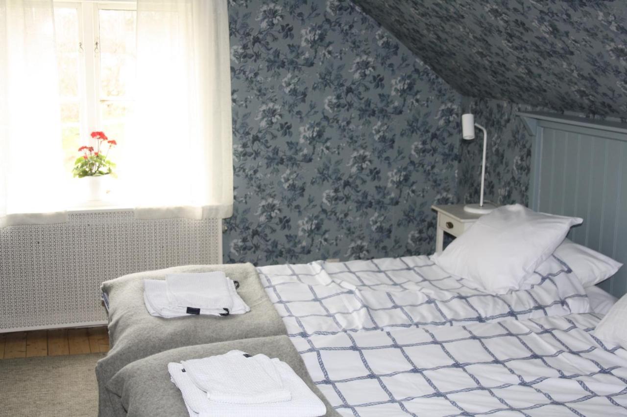 Ladugardens Pub & Sal Apartment Enhorna Bagian luar foto