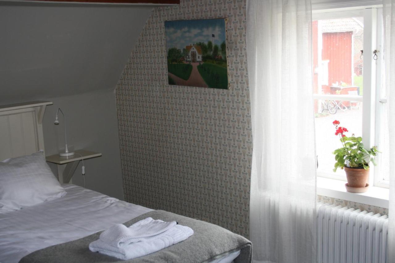Ladugardens Pub & Sal Apartment Enhorna Bagian luar foto