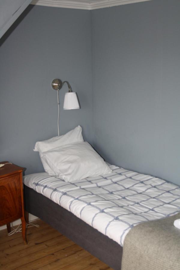 Ladugardens Pub & Sal Apartment Enhorna Bagian luar foto