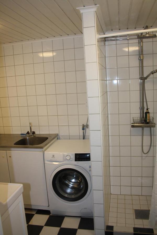 Ladugardens Pub & Sal Apartment Enhorna Bagian luar foto