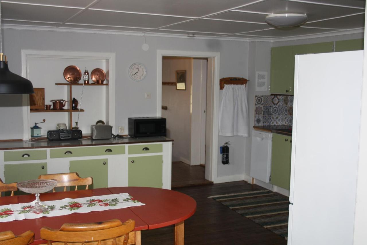 Ladugardens Pub & Sal Apartment Enhorna Bagian luar foto